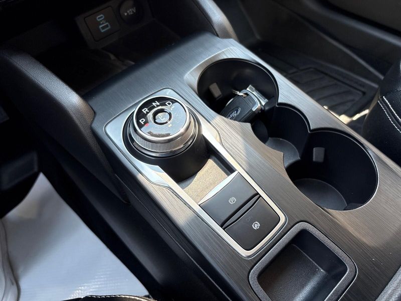 Used 2023 Ford Escape PlatinumImage 18