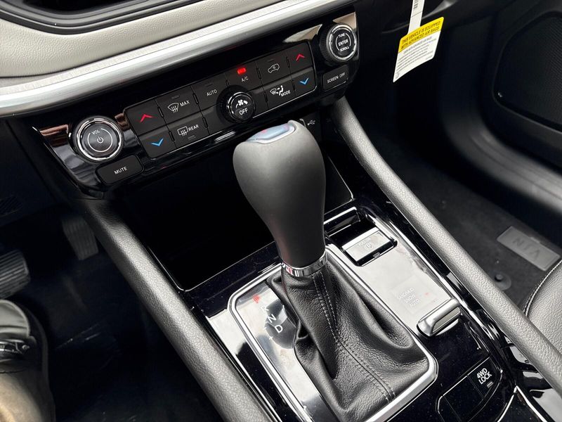 New 2026 Jeep Compass Limited 4x4Image 16