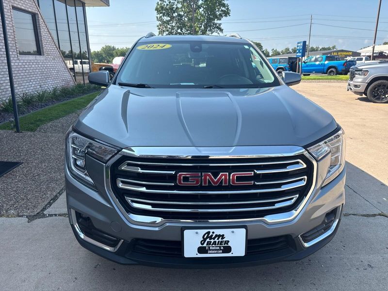 Used 2024 GMC Terrain SLTImage 6