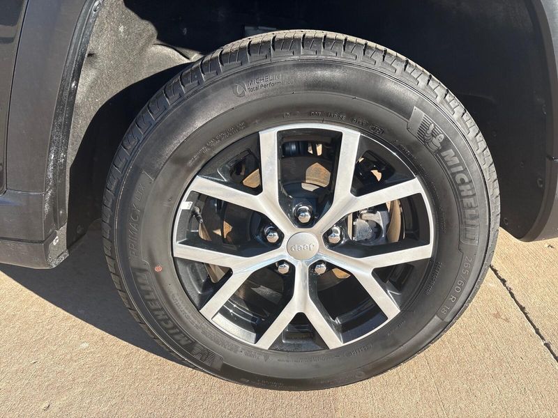 Used 2024 Jeep Grand Cherokee LimitedImage 12