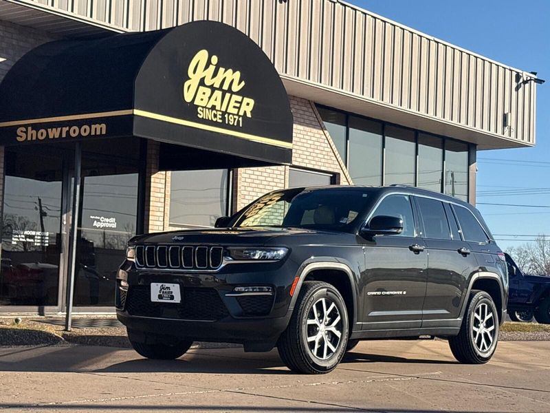 Used 2024 Jeep Grand Cherokee LimitedImage 1