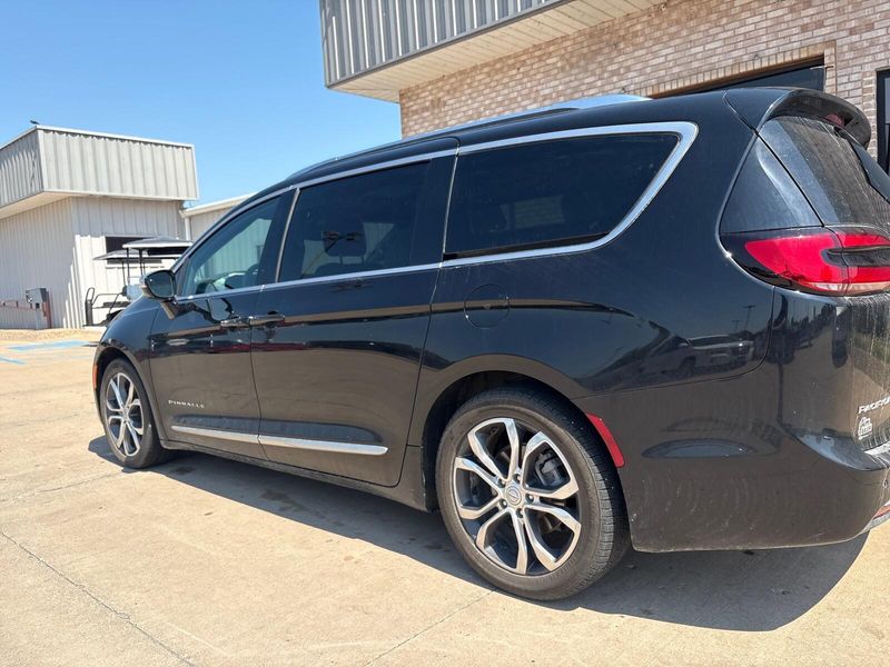 Used 2026 Chrysler Pacifica PinnacleImage 12