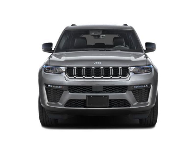 New 2027 Jeep Grand Cherokee Laredo AltitudeImage 4