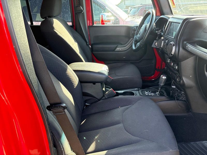 Used 2015 Jeep Wrangler Unlimited SportImage 7