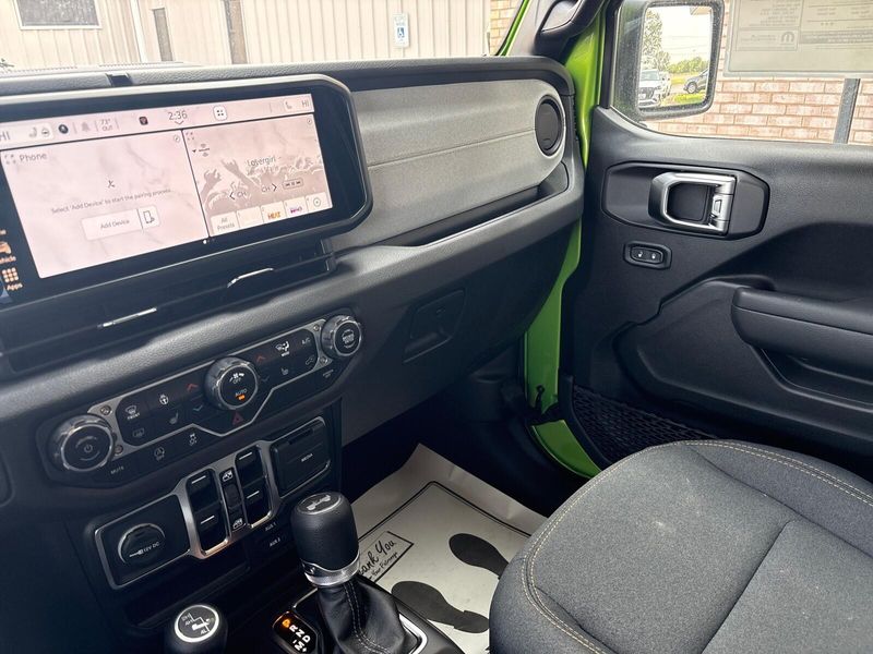 New 2025 Jeep Wrangler 4-door Sport SImage 22