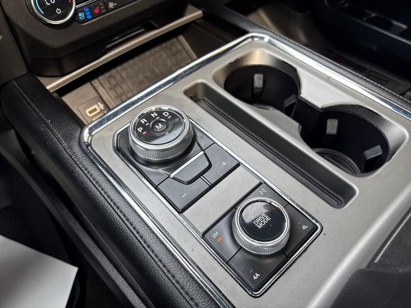 Used 2019 Ford Expedition XLTImage 21