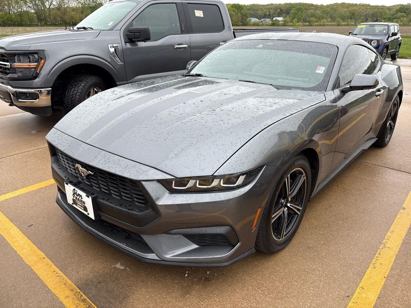 2024 Ford Mustang EcoBoostImage 2