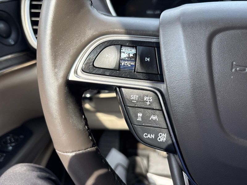 Used 2020 Lincoln Nautilus ReserveImage 16