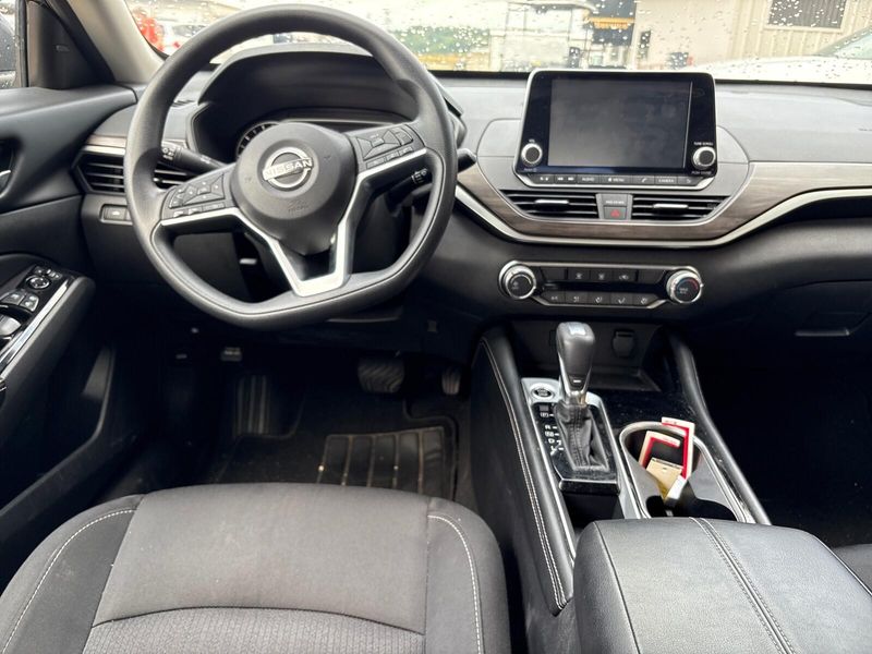 Used 2023 Nissan Altima 2.5 SVImage 5