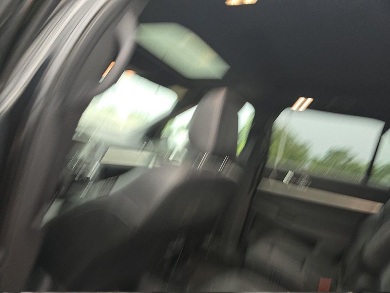 Used 2018 Ford Explorer XLTImage 7