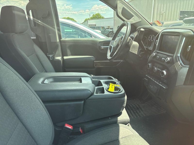 2020 Chevrolet Silverado 1500 RSTImage 3