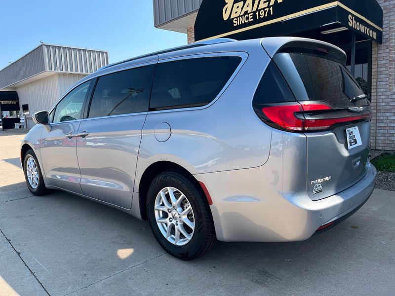 2021 Chrysler Pacifica Touring LImage 9