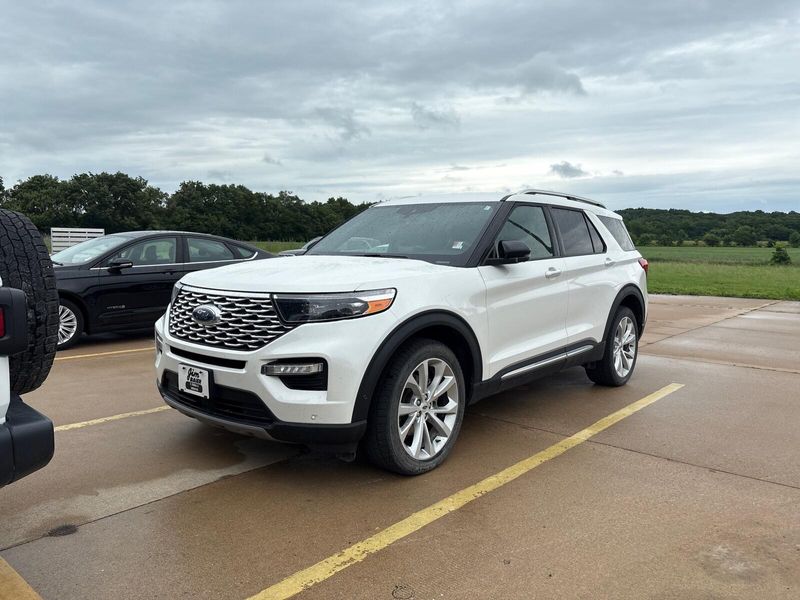 Used 2022 Ford Explorer PlatinumImage 1