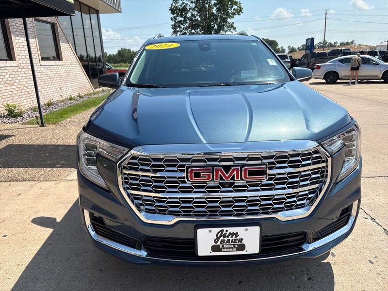 Used 2024 GMC Terrain DenaliImage 7
