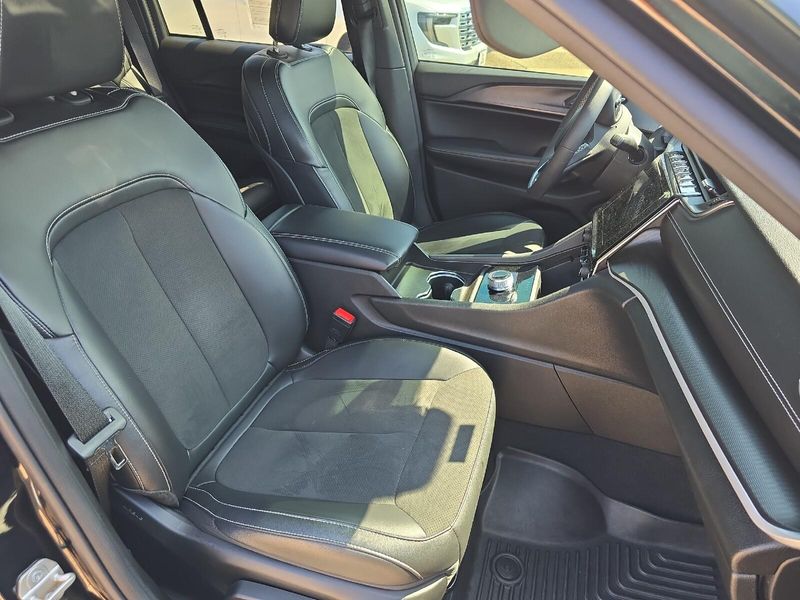 2023 Jeep Grand Cherokee AltitudeImage 10
