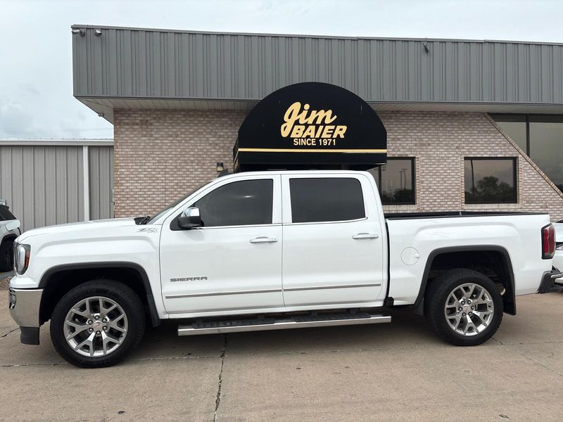 2018 GMC Sierra 1500 SLTImage 2