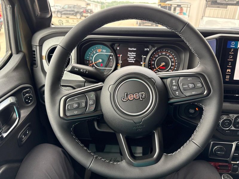 2025 Jeep Wrangler 4-door WillysImage 13