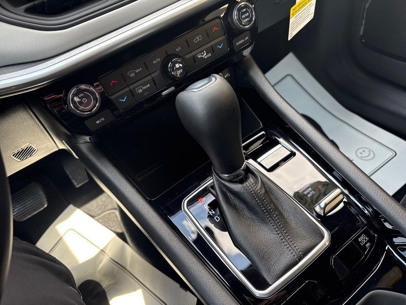 New 2026 Jeep Compass Limited 4x4Image 16