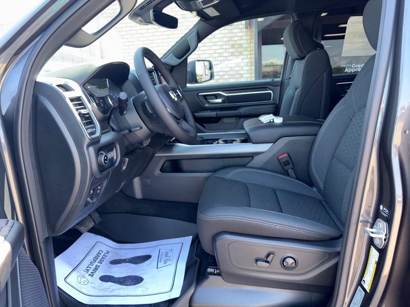 2025 RAM 1500 Big Horn Crew Cab 4x4 5