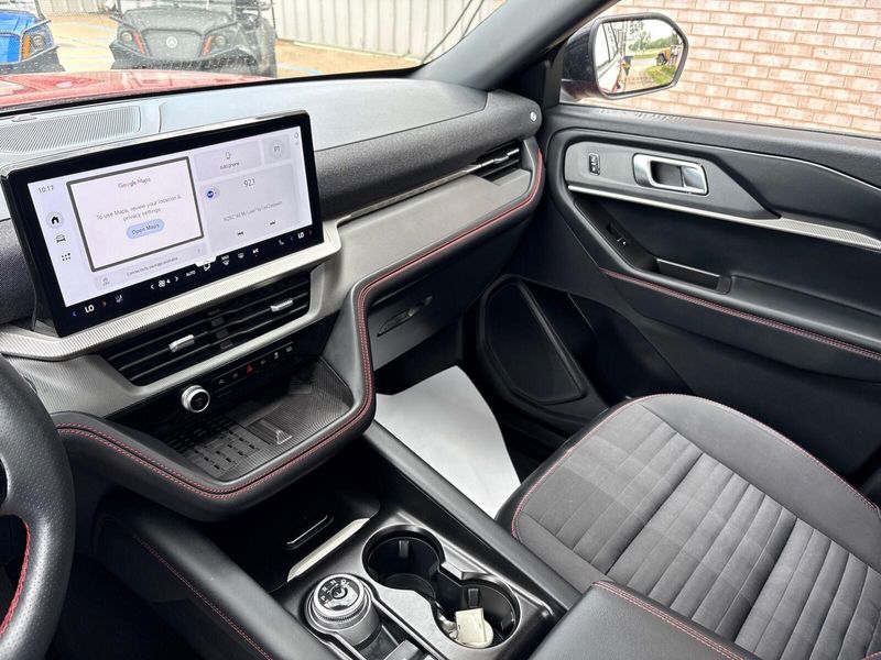Used 2025 Ford Explorer ST-LineImage 18
