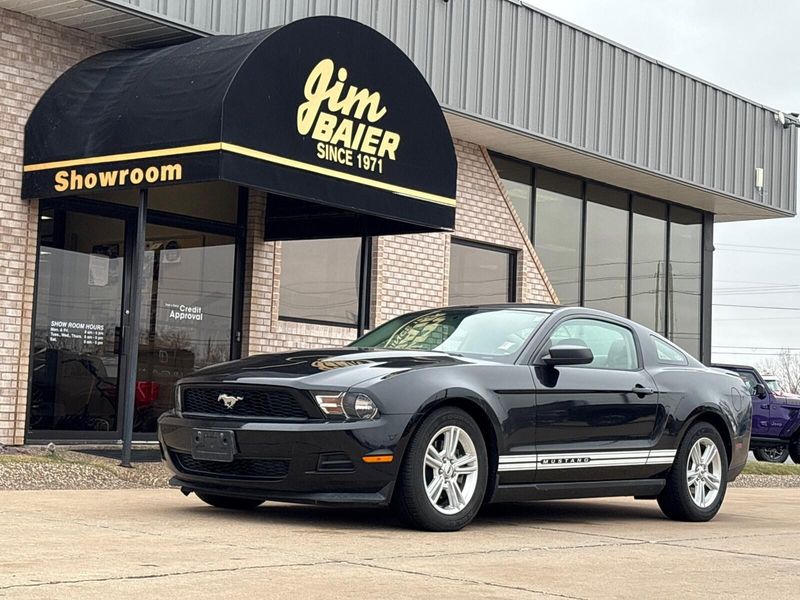 Used 2011 Ford Mustang V6Image 1