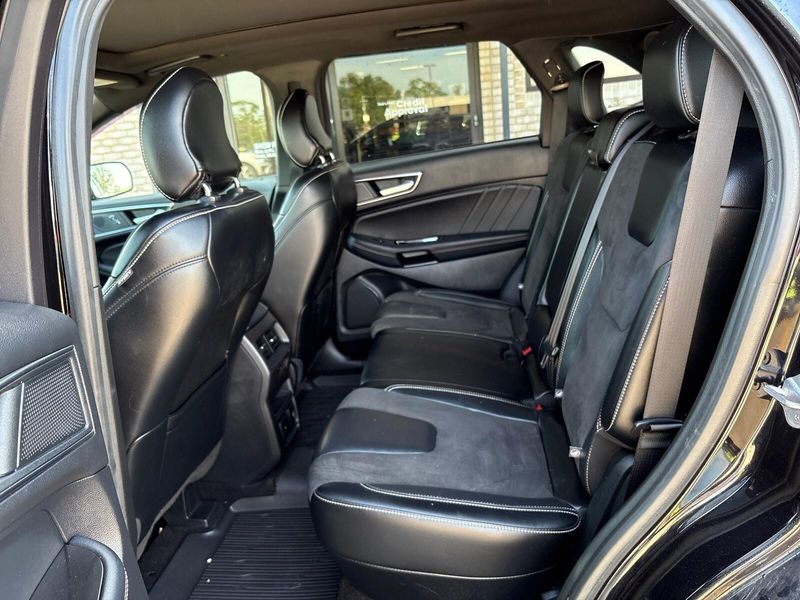 2019 Ford Edge STImage 4