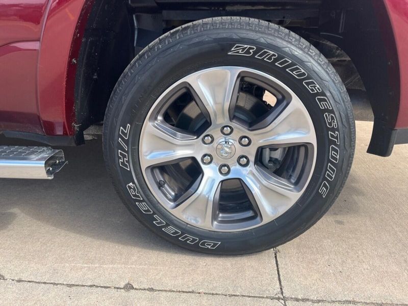 2022 RAM 1500 LaramieImage 12