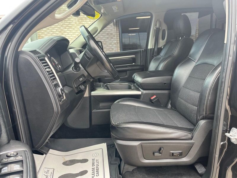 2017 RAM 1500 NightImage 3
