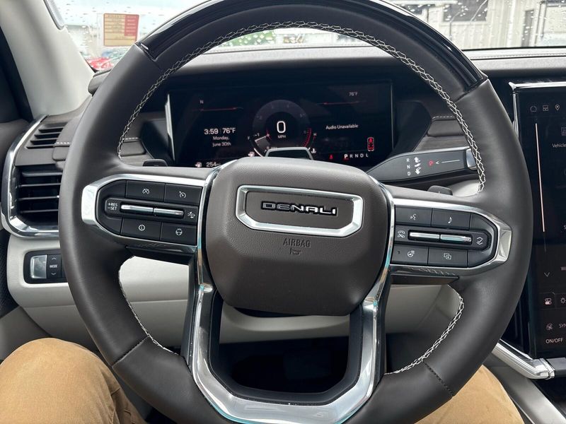2024 GMC Acadia AWD DenaliImage 16