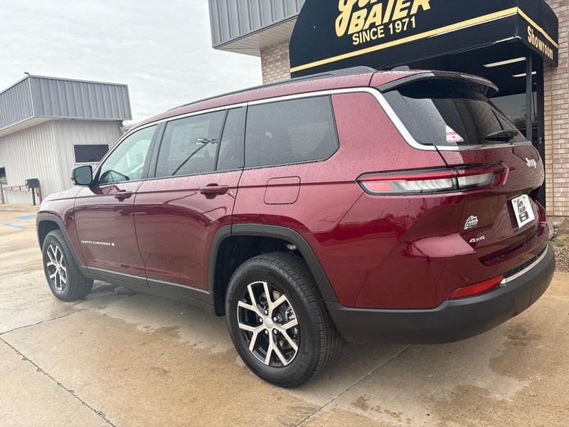 2025 Jeep Grand Cherokee L Limited 4x4Image 13