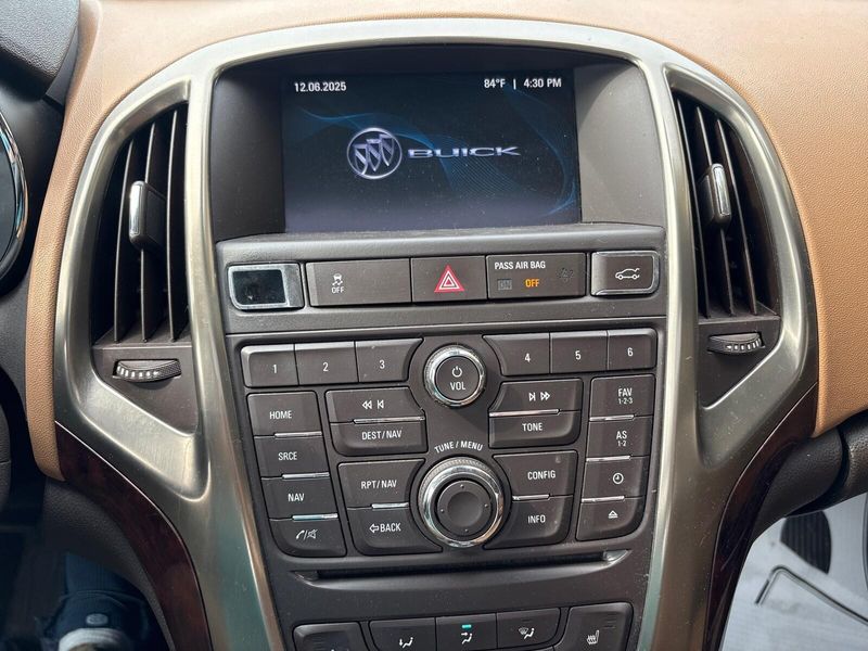 2012 Buick Verano Leather GroupImage 19