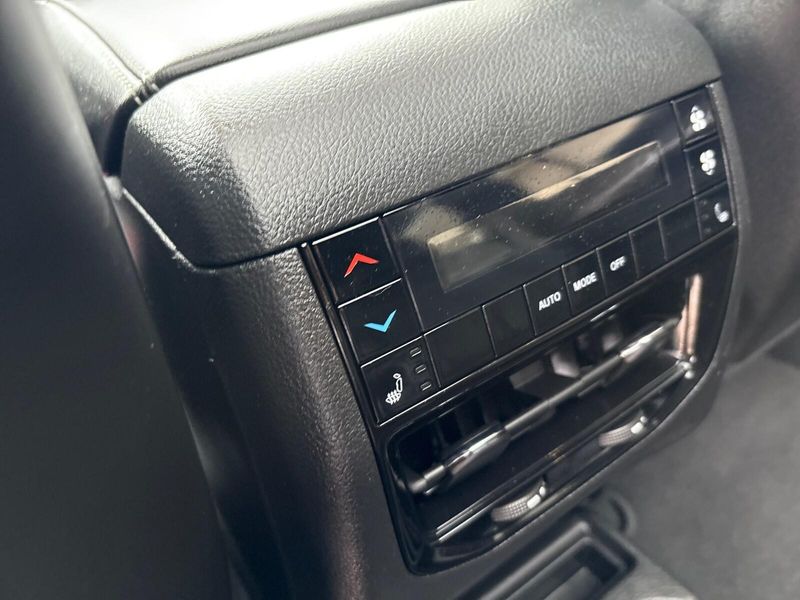 Used 2024 Jeep Grand Cherokee L LimitedImage 6