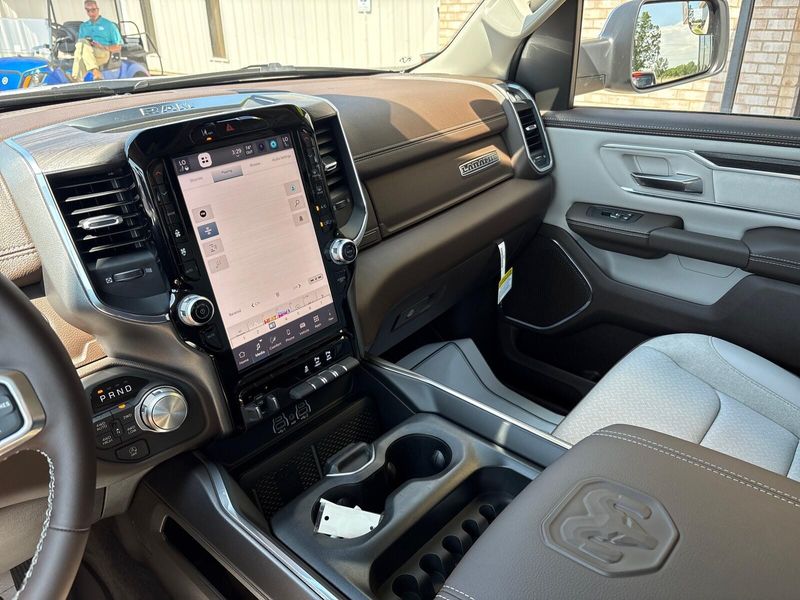 2025 RAM 1500 Laramie Crew Cab 4x4 5