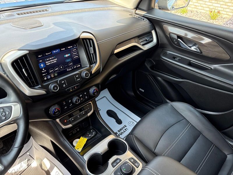 Used 2024 GMC Terrain DenaliImage 19