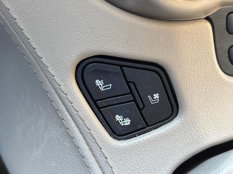 Used 2017 GMC Yukon DenaliImage 26