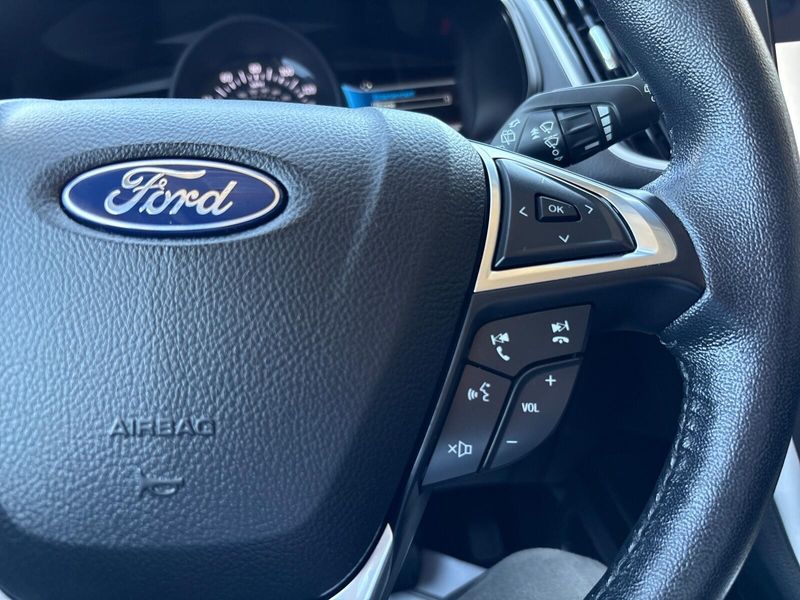 2023 Ford Edge SEL photo 14