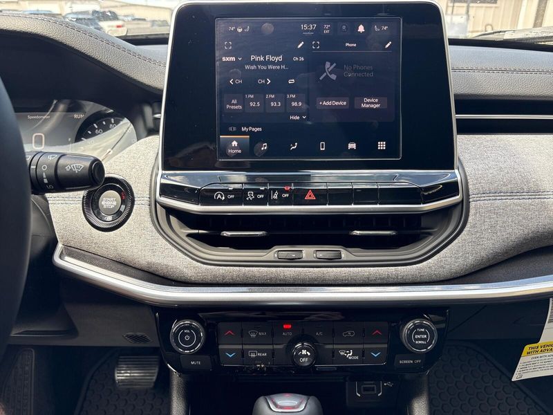 2025 Jeep Compass Latitude 4x4Image 16