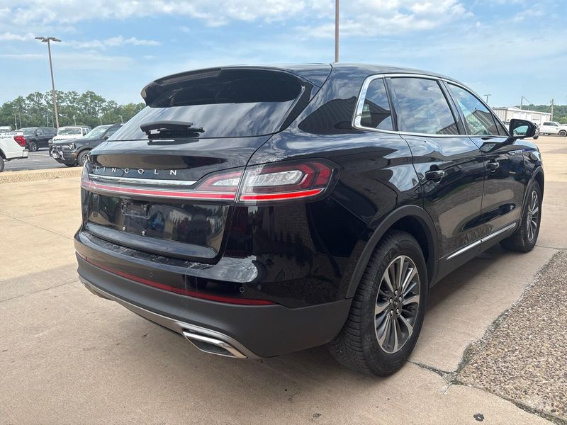 Used 2022 Lincoln Nautilus ReserveImage 9