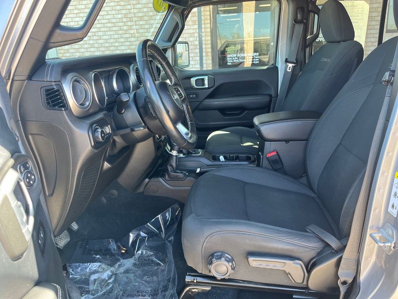 2019 Jeep Wrangler Unlimited SaharaImage 3