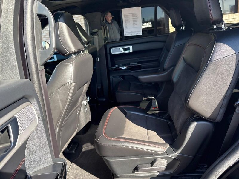 Used 2023 Ford Explorer ST-LineImage 4