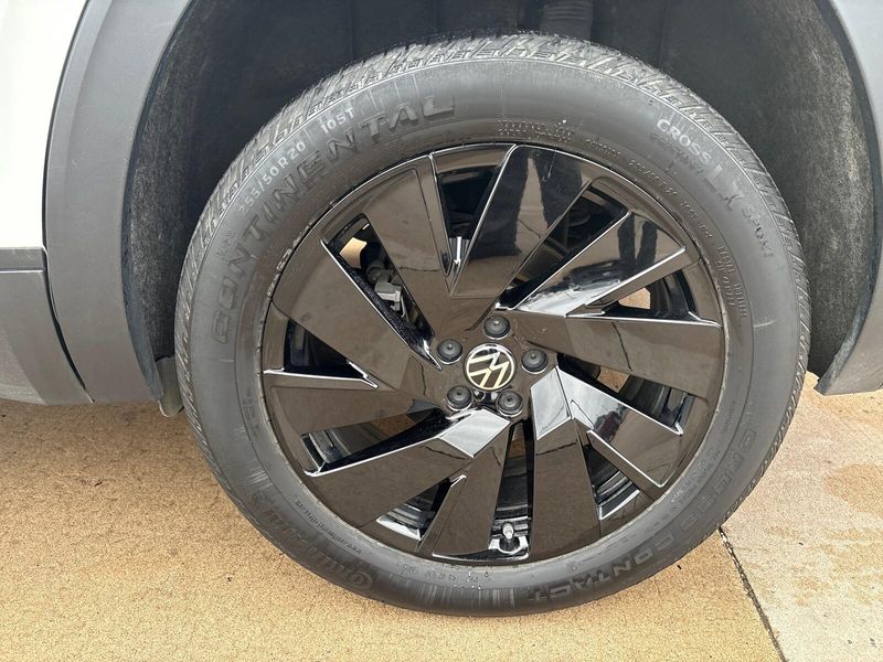 Used 2024 Volkswagen Atlas 2.0T SE w/TechnologyImage 12