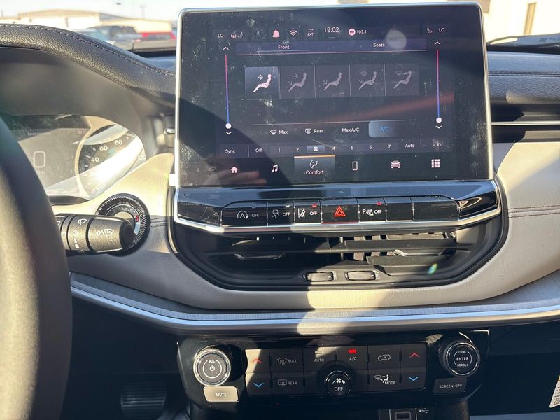 New 2026 Jeep Compass Limited 4x4Image 17