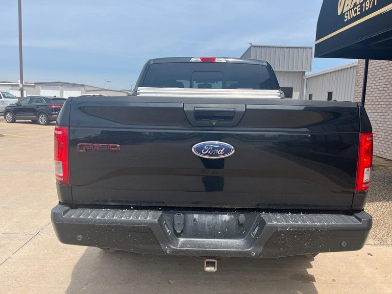 2017 Ford F-150 XLTImage 11