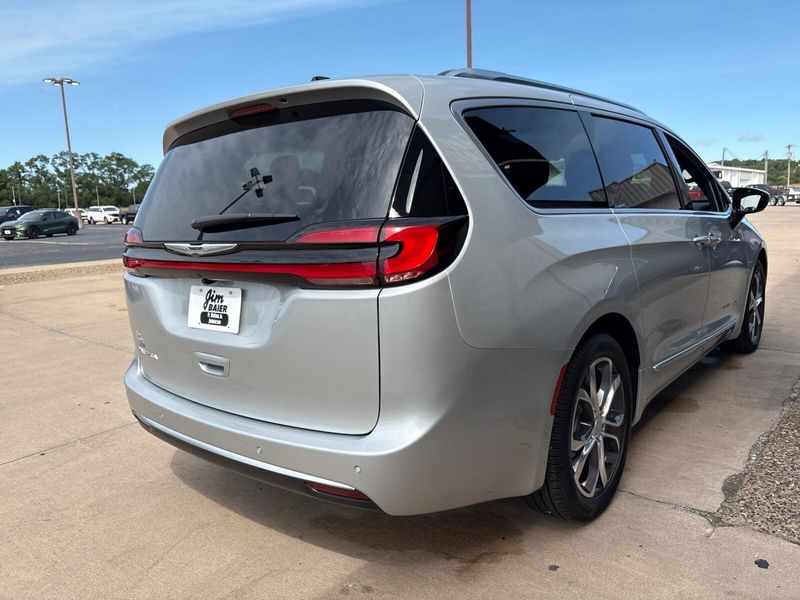 New 2026 Chrysler Pacifica PinnacleImage 11