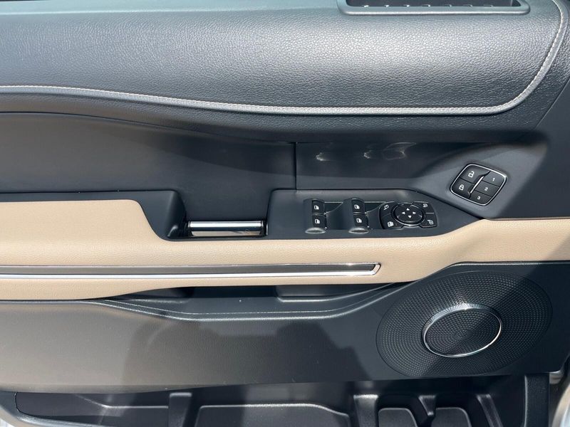 2022 Ford Expedition XLTImage 14