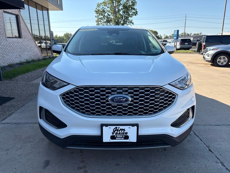 2023 Ford Edge SEL photo 6