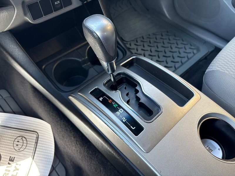 Used 2012 Toyota Tacoma Image 16