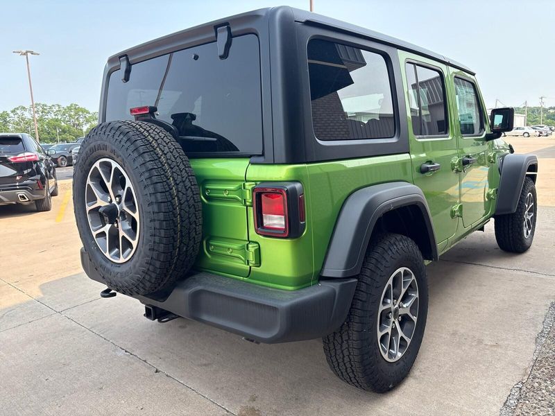 New 2025 Jeep Wrangler 4-door Sport SImage 8