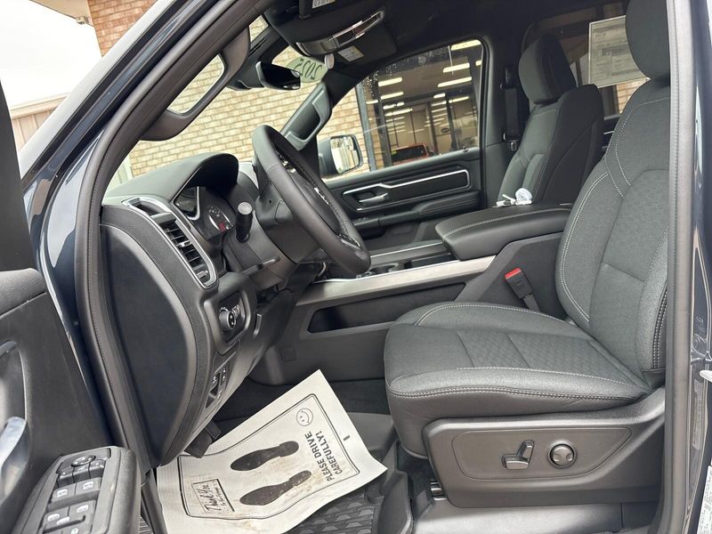 2025 RAM 1500 Big Horn Crew Cab 4x4 5