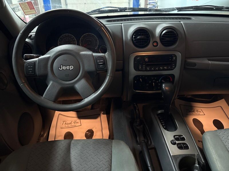 Used 2005 Jeep Liberty RenegadeImage 4